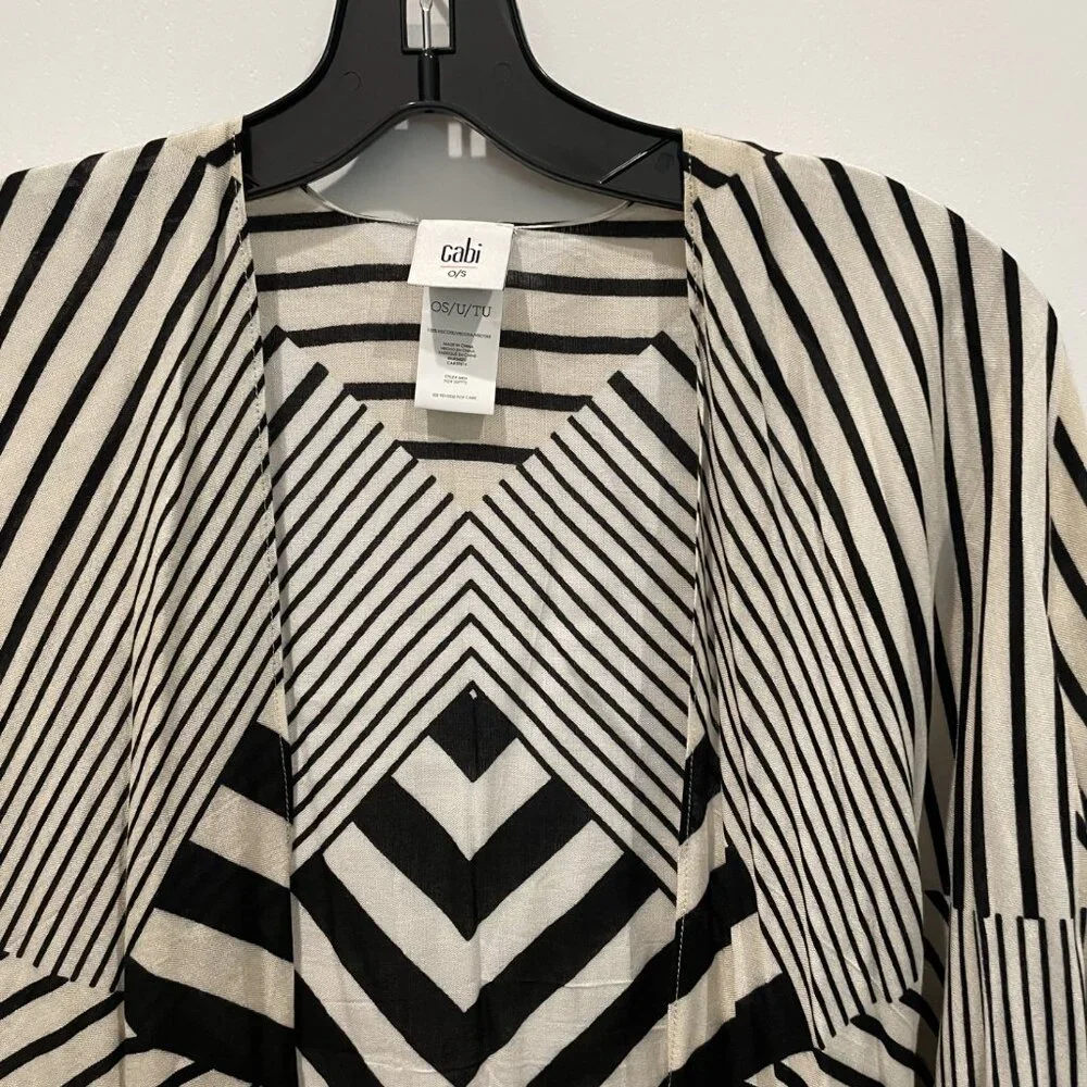 Cabi Unwind cover up geometric boho ruana, wrap, or kimono - One Size - Rtl $80 - Picture 6 of 7